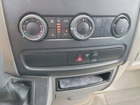 Used 2013 Mercedes-Benz Sprinter 2500 image 26