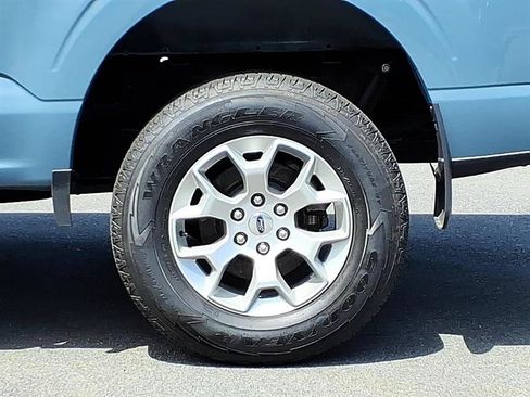 Used 2023 Ford F150 XLT AWD/4WD image 3