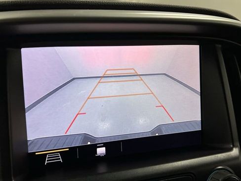 Certified 2022 Chevrolet Colorado LT w/ Luxury Package AWD/4WD image 15