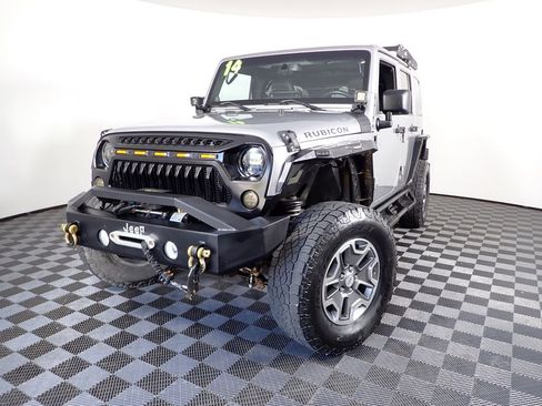 Used 2014 Jeep Wrangler Unlimited Rubicon w/ Connectivity Group image 2