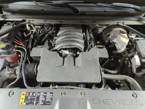 Used 2018 Chevrolet Suburban Premier image 17