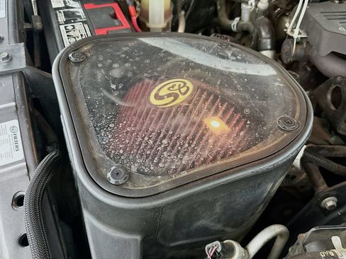 Used 2017 RAM 2500 Laramie w/ Sport Appearance Group AWD/4WD image 38