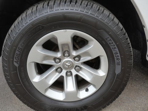Used 2019 RAM 1500 Laramie AWD/4WD image 15