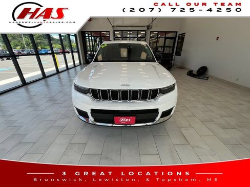 Used 2023 Jeep Grand Cherokee L Laredo AWD/4WD image 9