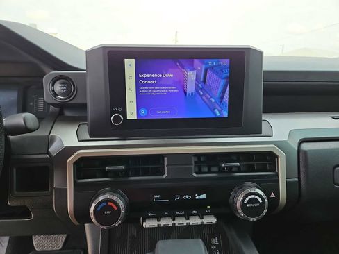 Used 2025 Toyota Tacoma SR5 AWD/4WD image 20
