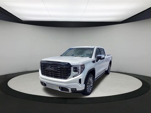Used 2025 GMC Sierra 1500 Denali Ultimate AWD/4WD image 4