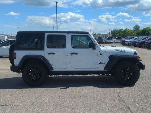 Used 2023 Jeep Wrangler Unlimited Sport AWD/4WD image 2