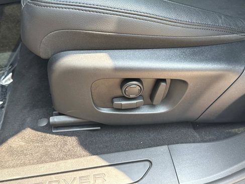 Certified 2025 Land Rover Range Rover Evoque S image 19