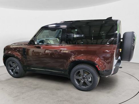 New 2026 Land Rover Defender 90 X-Dynamic SE AWD/4WD image 2