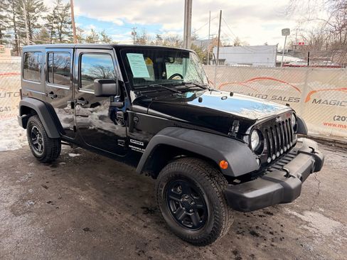 Used 2016 Jeep Wrangler Unlimited Sport w/ Connectivity Group AWD/4WD image 43