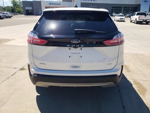 Used 2024 Ford Edge SEL w/ Convenience Package AWD/4WD image 5