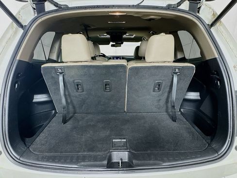 Used 2016 Honda Pilot Touring image 32