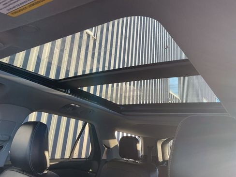 Used 2021 Ford Explorer XLT w/ Equipment Group 202A image 10