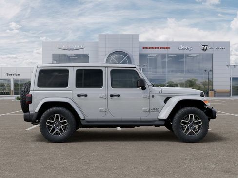 New 2026 Jeep Wrangler Unlimited Sahara AWD/4WD image 22