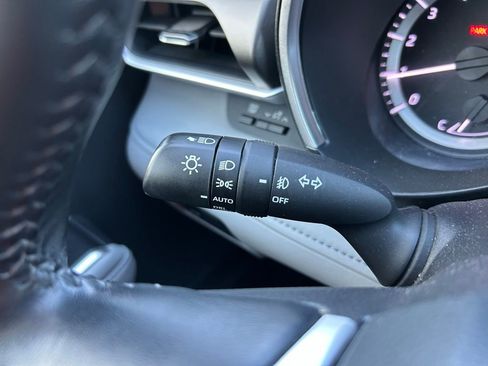 Used 2023 Toyota Highlander XLE image 23