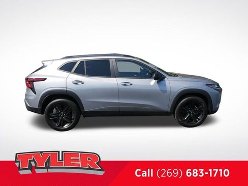 New 2025 Chevrolet Trax ACTIV w/ Sunroof Package image 9