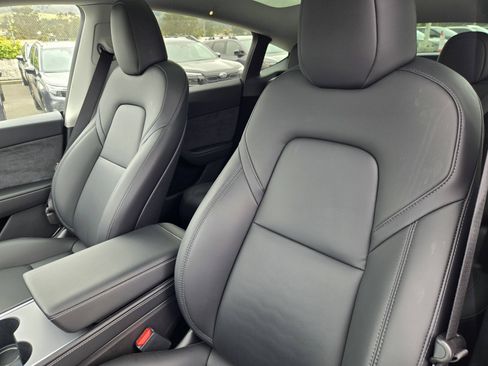 Used 2023 Tesla Model Y Long Range AWD/4WD image 16