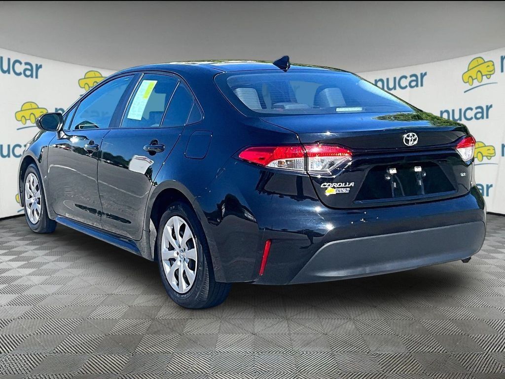 Used 2024 Toyota Corolla LE FWD image 4
