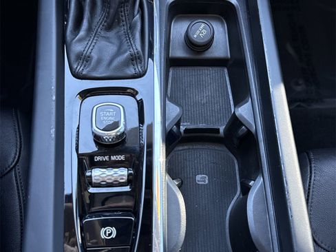 Used 2020 Volvo S60 T6 Momentum image 23