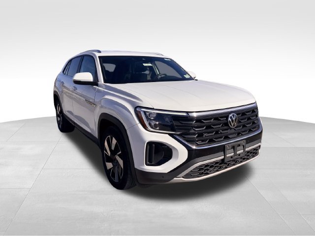 Used 2025 Volkswagen Atlas Cross Sport SE AWD/4WD image 3