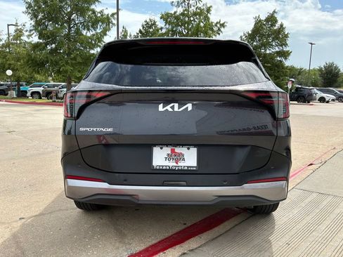 Used 2026 Kia Sportage LX FWD image 7