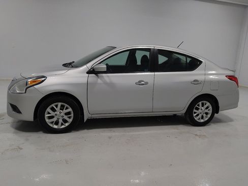 Used 2019 Nissan Versa SV w/ SV Special Edition Package image 2