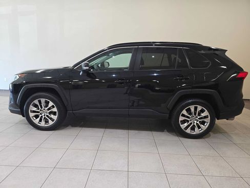 Certified 2021 Toyota RAV4 XLE Premium AWD/4WD image 3