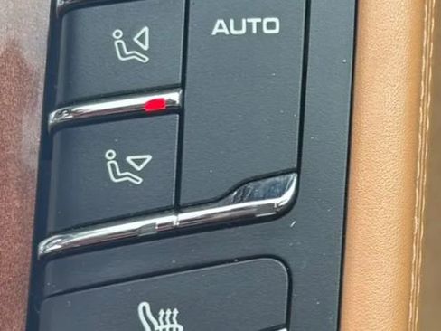 Used 2016 Porsche Panamera GTS image 13