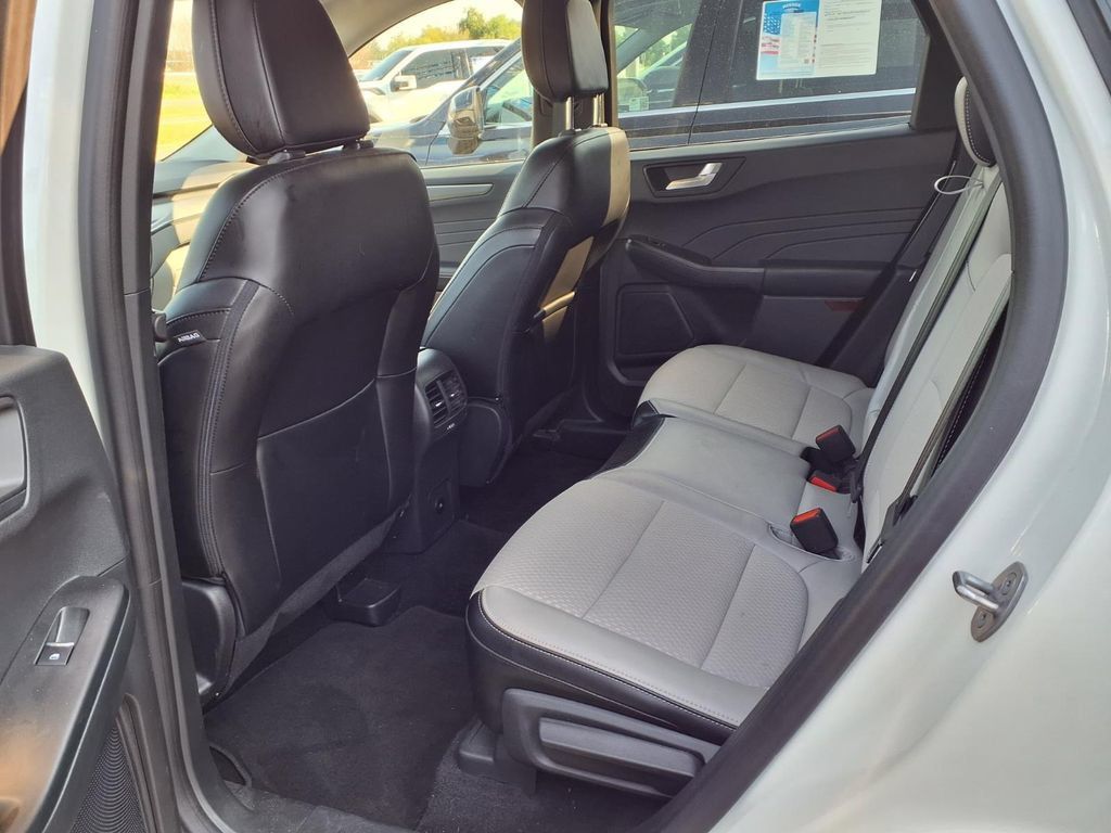 Used 2024 Ford Escape SE FWD image 18