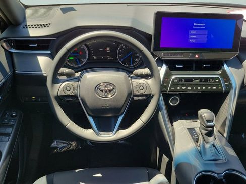 Certified 2024 Toyota Venza XLE AWD/4WD image 12