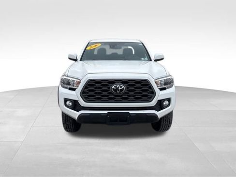 Used 2020 Toyota Tacoma TRD Off-Road w/ Blackout Package image 9