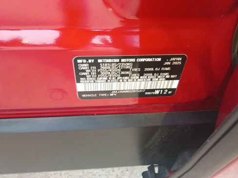 Used 2025 Mitsubishi Outlander SE image 3