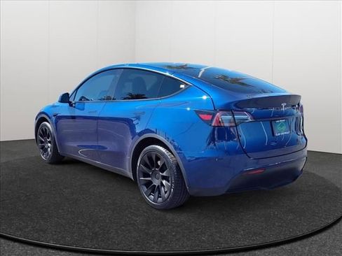 Used 2023 Tesla Model Y Long Range image 3