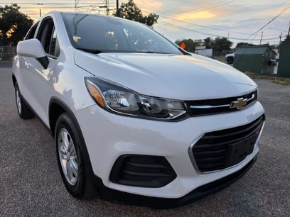 Used 2022 Chevrolet Trax LS w/ Tint and Cruise Package