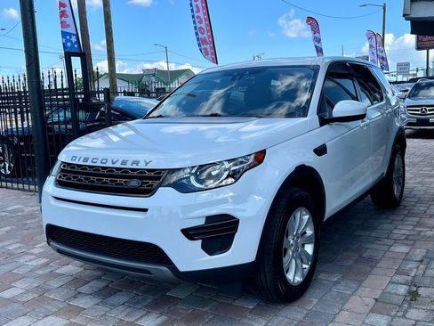 Used 2019 Land Rover Discovery Sport SE AWD/4WD image 5