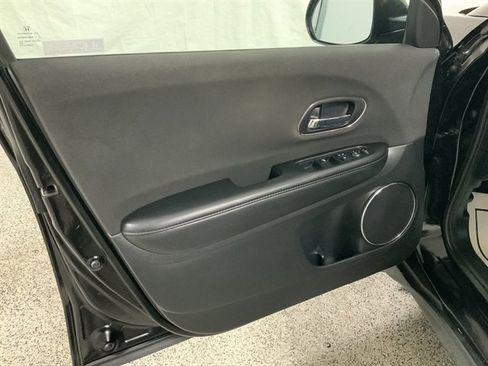 Used 2022 Honda HR-V LX image 15