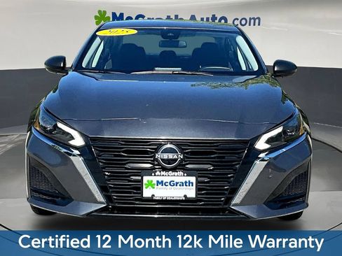 Used 2025 Nissan Altima 2.5 SV FWD image 2