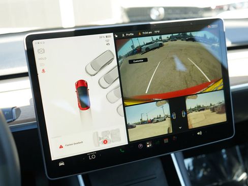 Used 2020 Tesla Model 3 Standard Range Plus RWD image 16