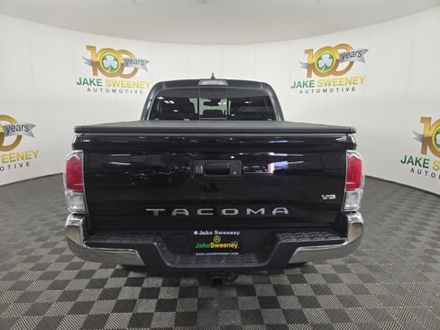Used 2021 Toyota Tacoma TRD Off-Road AWD/4WD image 7