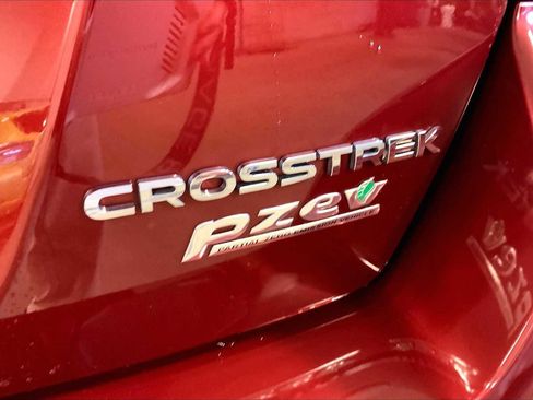 Used 2017 Subaru Crosstrek 2.0i Premium w/ Moonroof Package AWD/4WD image 10