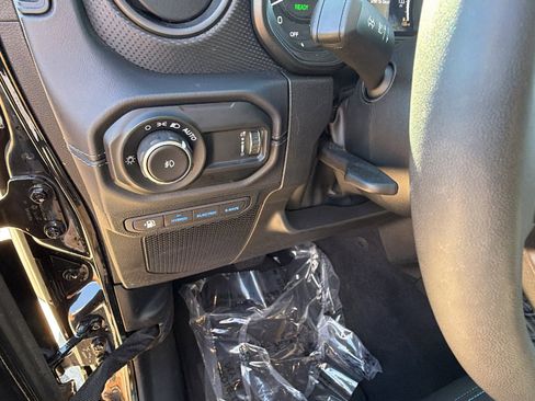 Used 2025 Jeep Wrangler Unlimited Rubicon 4xe w/ Convenience Group image 25