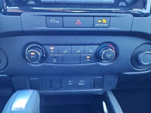 Used 2023 Nissan Frontier SV image 27