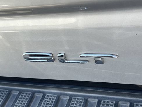 Used 2020 GMC Sierra 1500 SLT RWD image 4