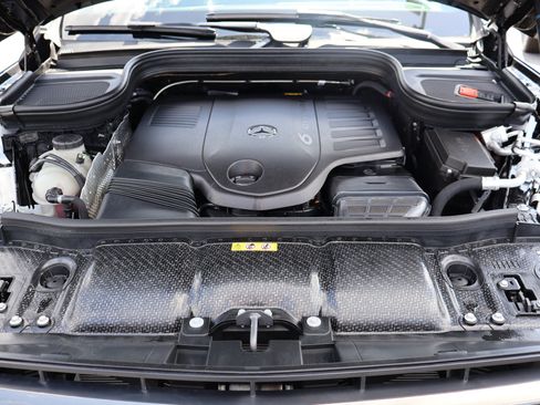 Used 2025 Mercedes-Benz GLS 450 4MATIC w/ AMG Line Exterior image 47