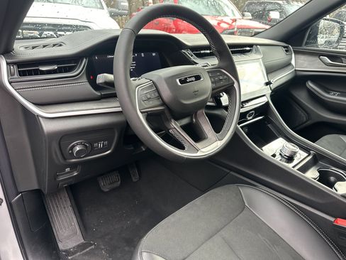 New 2026 Jeep Grand Cherokee Altitude image 34