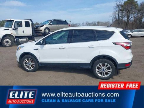 Used 2017 Ford Escape SE image 28
