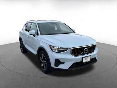 Used 2024 Volvo XC40 B5 Core