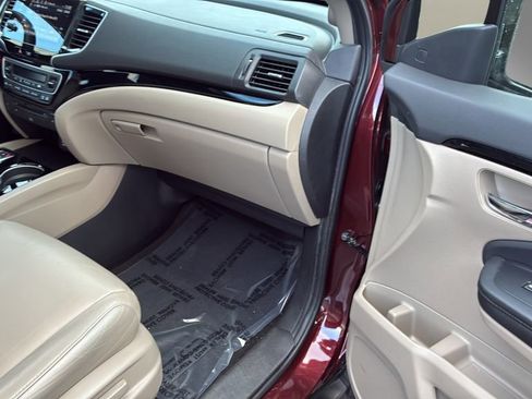 Used 2021 Honda Pilot Touring image 10