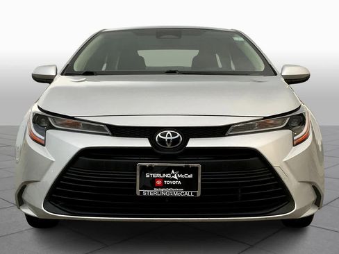 Used 2023 Toyota Corolla LE FWD image 4