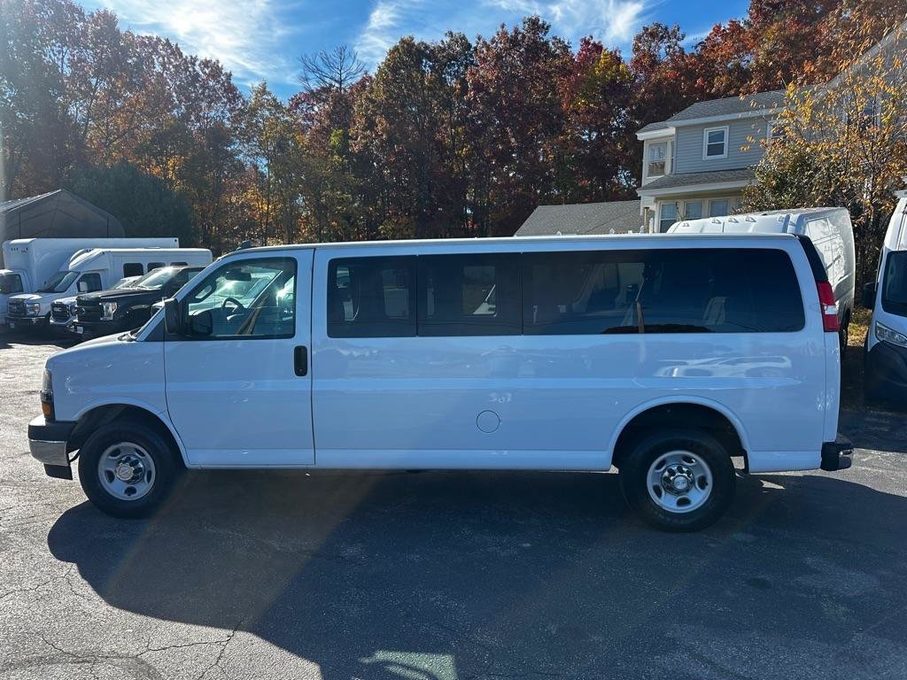 Used 2019 Chevrolet Express 3500 LT w/ LT Preferred Equipment Group RWD image 3